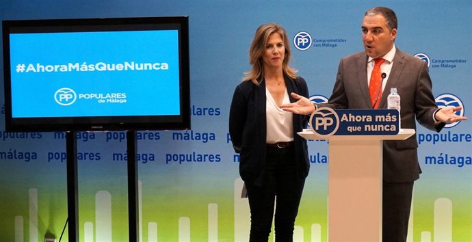 Elías Bendodo y Ana Mestre en rueda de prensa 