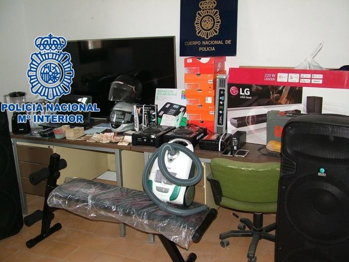 Alguno de los objetos recuperados por la Policía