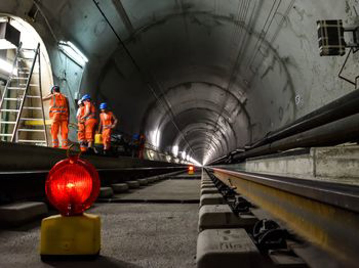 Suiza inaugura el túnel de San Gotardo, el más largo y profundo del mundo