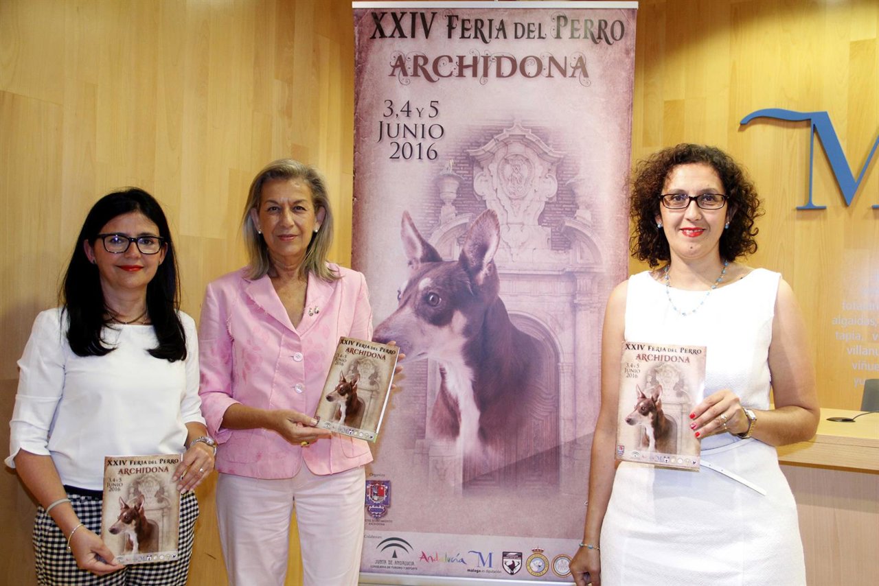 De izq. A dcha., Mercedes Monterio, Francisca Caracuel, Isabel Alba.