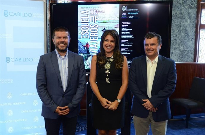 NOTA DE PRENSA Y FOTOGRAFÍA: ESCUELA DE VIAJEROS CICLO CONFERENCIAS