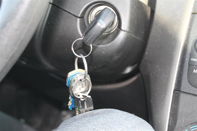 COCHE, CONSUMO, ARRANQUE, GASOLINA, TRÁFICO, VIAJE