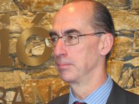 Almuiña dice que ningún paciente que necesite una cama tendrá problema y minimiza la relevancia de las cifras de cierre