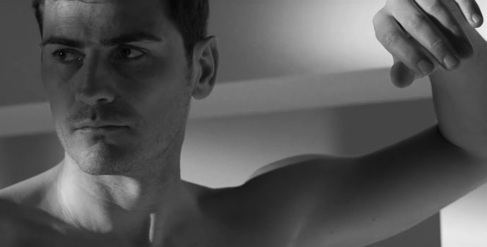 Iker Casillas, ganando por goleada el título del más sexy de la Eurocopa 2016