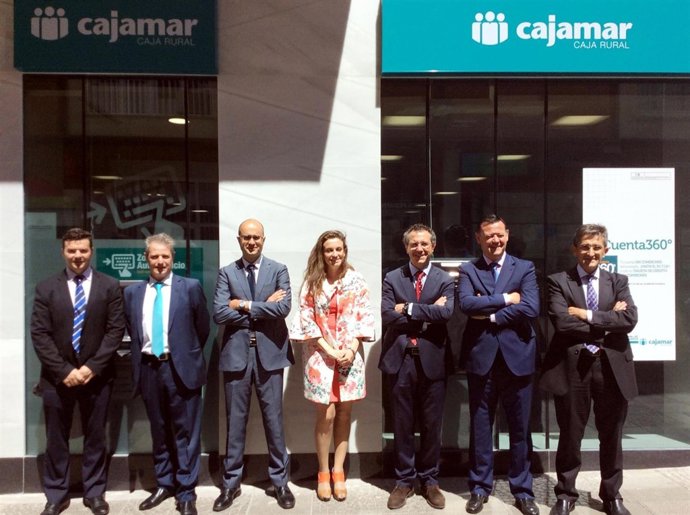 Cajamar inaugura su primera oficina en Extremadura