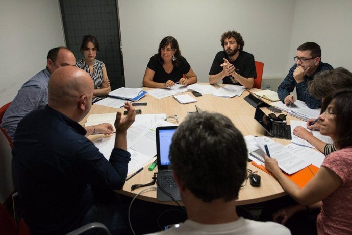 Un momento de la reunión de Podemos con interventores