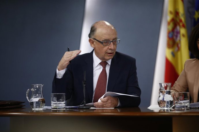 Cristóbal Montoro tras el Consejo de Ministros