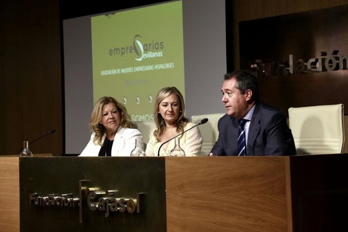 Acto de presentación de la asociación.