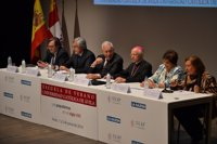 Margallo asegura que en las elecciones se decide entre "constitucionalistas y populistas"