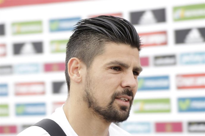 Nolito en la llegada a la concentración de la selección de fútbol