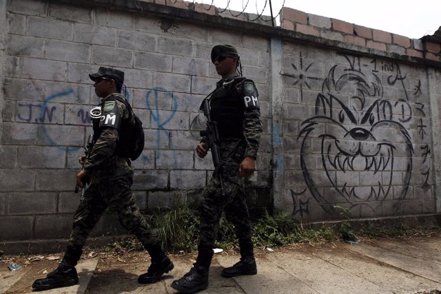 Policías militares en Honduras