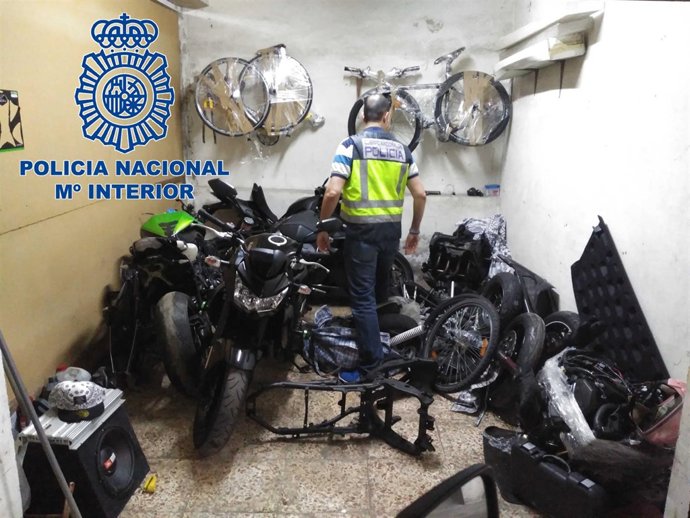 Uno de los garajes donde se almacenaban las piezas