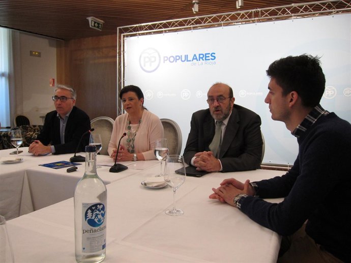 Arruga con parlamentarios del PP hace balance legislatura