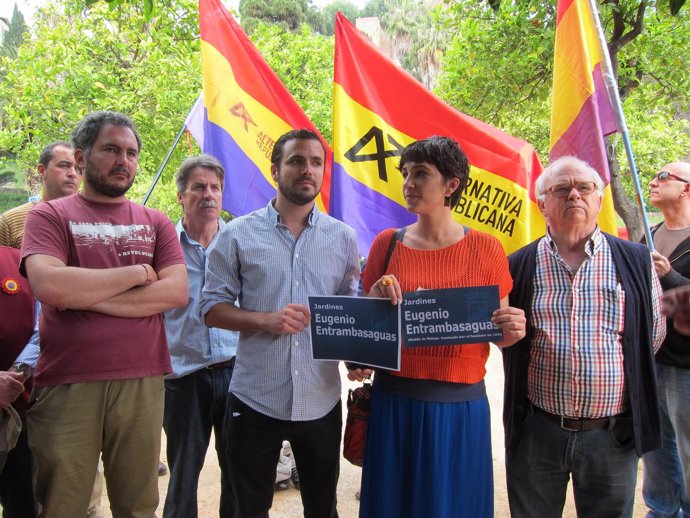 Alberto Garzón y Antonia Morillas en el acto del Día de la República en Málaga