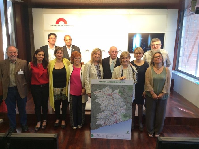 Plataforma per una Vegueria Pròpia con su pte. Fèlix Simon y diputados