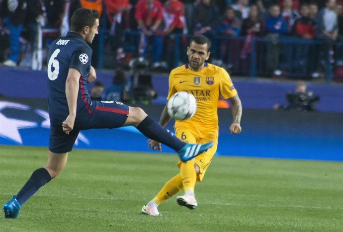 Dani Alves y Koke, Champions League, Vicente Calderón, Atlético-Barcelona