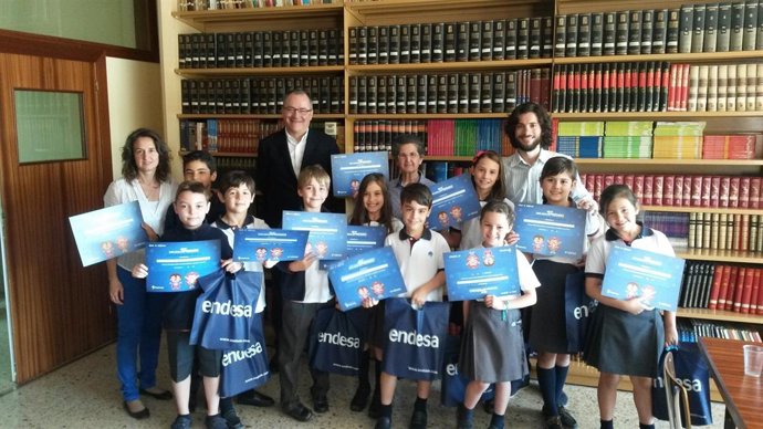 N.P. Endesa Entrega Al Colegio Zaragozano Madre María Rosa Molas El Primer Premi
