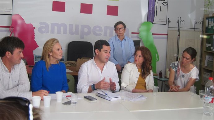 Juanma Moreno, presidente del PP-A, en una reunión en Málaga