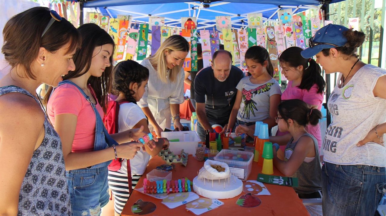 Patricia Alba  visita el proyecto 'Centros Unidos por la Paz'