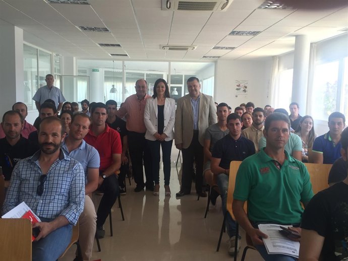 Crespín, (centro) entre el alcalde de Posadas y Zurera