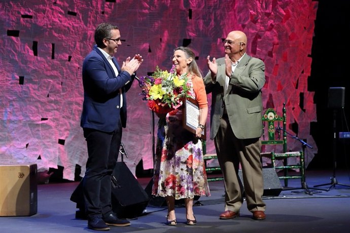 COMIENZA EL FESTIVAL FLAMENCO DE LA MISTELA CON EL RECONOCIMIENTO A CRISTINA HEE