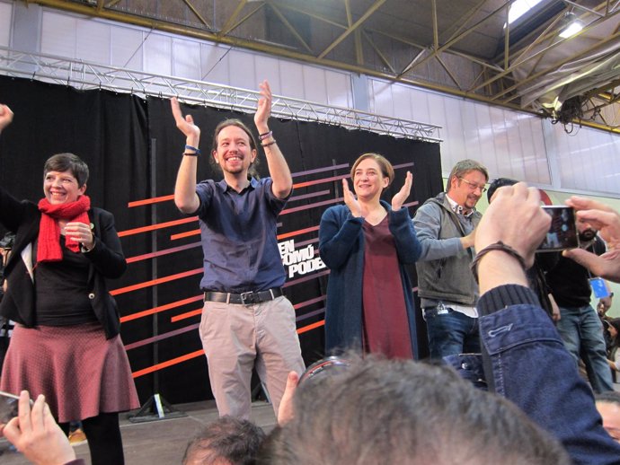 Pablo Iglesias con Ada Colau, Mitin de Podemos en Barcelona