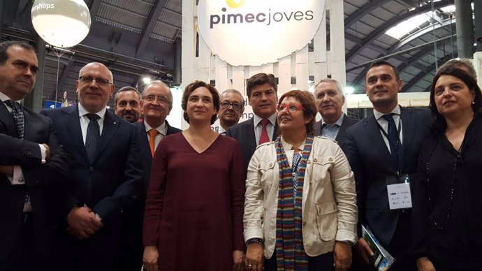 La alcaldesa  A.Colau en el stand de Pimec en el Bizbarcelona