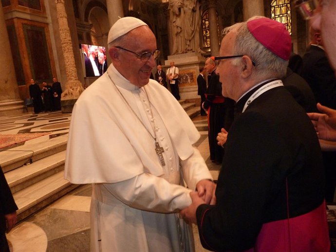 El Obispo De Zamora Con El Papa Francisco