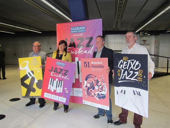 Epalza, con los directores de los tres festivales de Jazz
