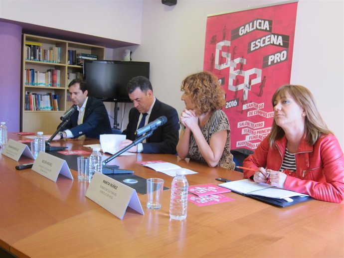 El conselleiro Román Rodríguez en la presentación del Galicia Escena Pro
