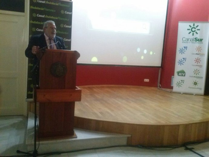 Joaquín Duran presentando Canal Andalucía Flamenco