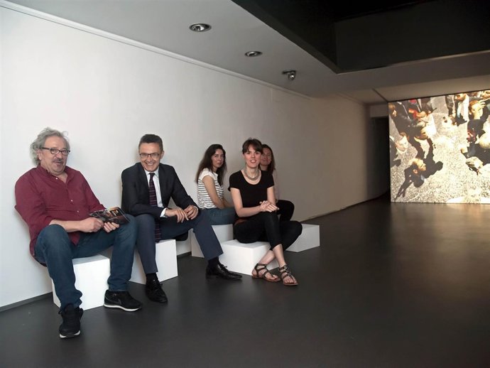 Escobar en la exposición del IRJ