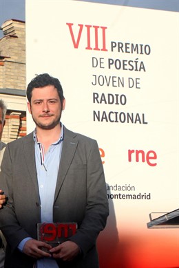RNE entrega el VIII Premio de Poesía Joven a Javier Hernando Herráez 