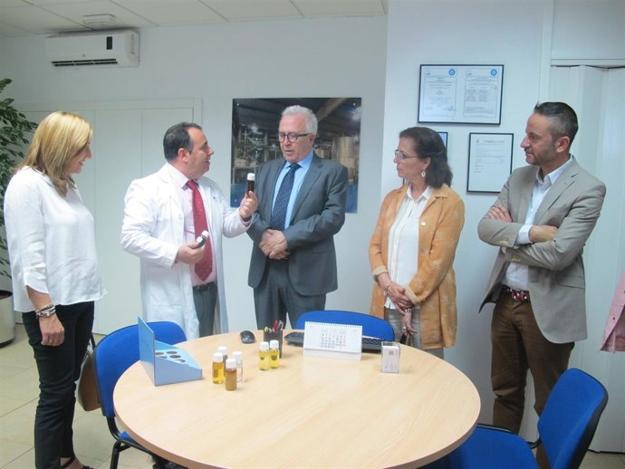 El consejero de Empleo visita Sophim Iberia