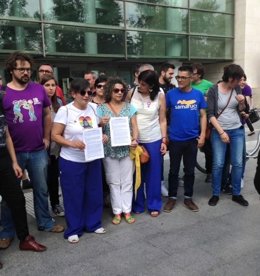 Lambda denuncia a Cañizares