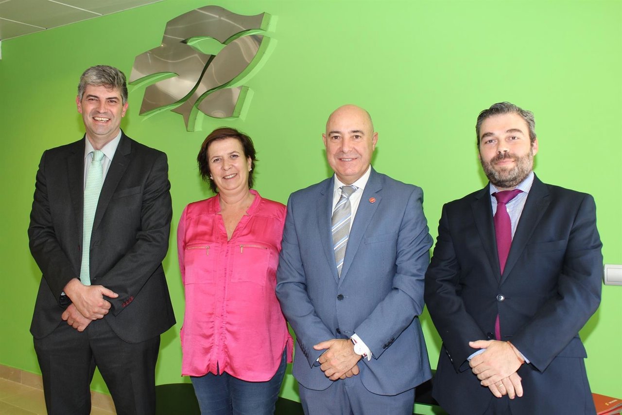 Firma convenio Fycma e Iberia