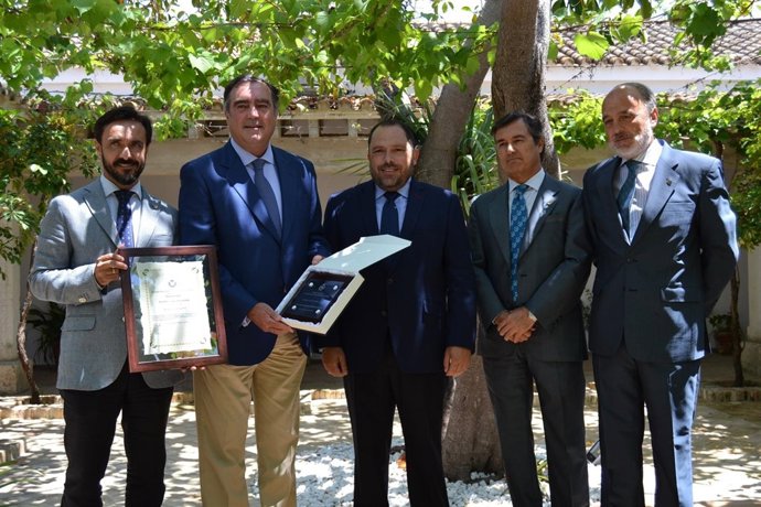 Bodegas José Estévez.