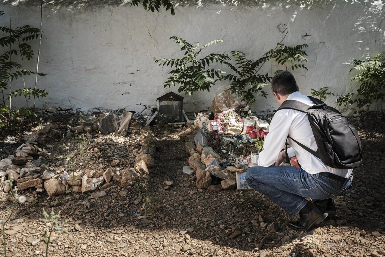 Clavijo visita el cementerio de Vathy