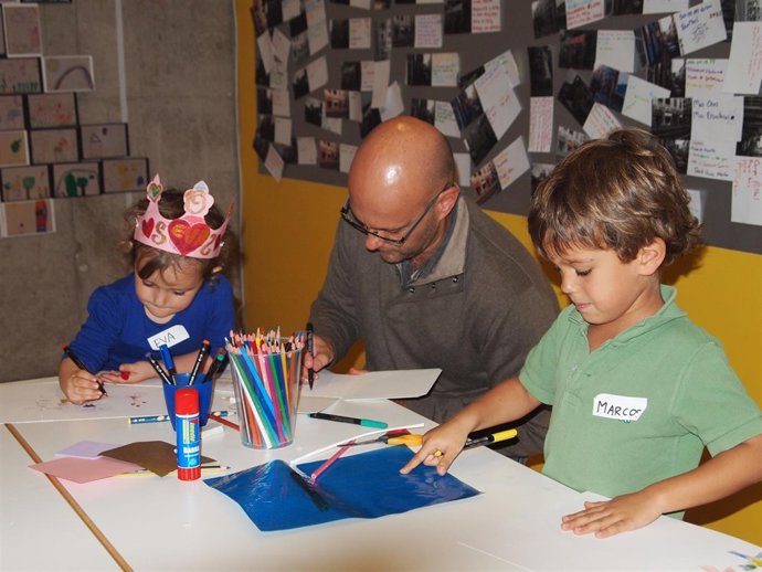 NOTA DE PRENSA Y FOTOGRAFÍA: TEA TALLER FAMILIAR