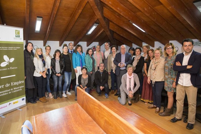 Sota inaugura el taller de empleo en Limpias