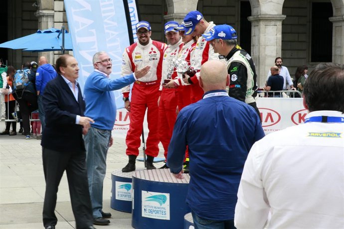 Entrega de trofeos en la Plaza Porticada