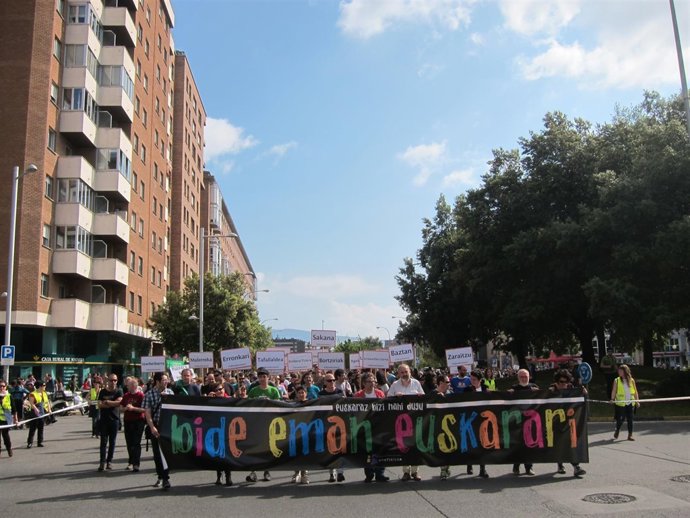 Manifestación de Kontseilua en favor del euskera