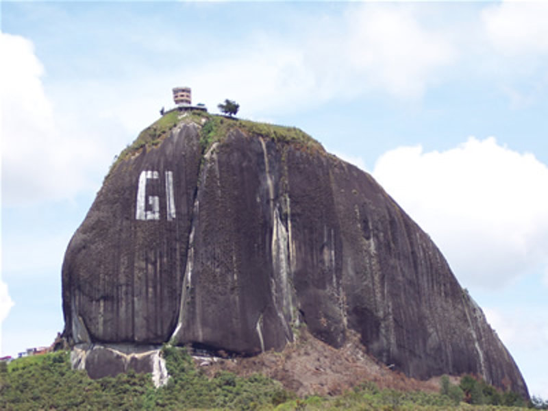 La Piedra del Peñol unas escaleras