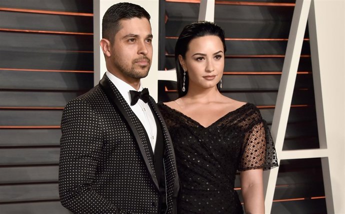  Wilmer Valderrama Y Demi Lovato Rompen