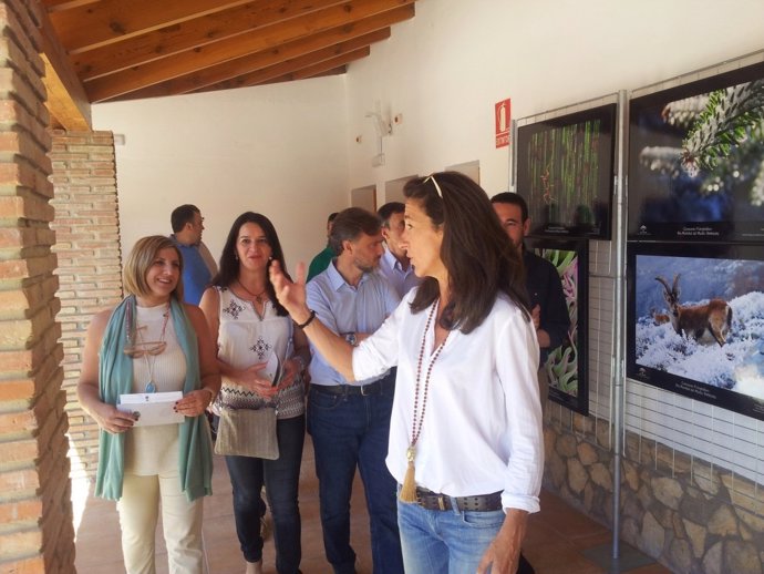 Visita de la presidenta de Diputación de Cádiz a instalaciones de Wakana Luke