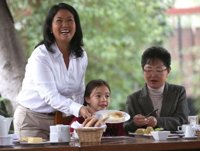 Fujimori apela a votar "sin miedo" en la segunda vuelta de las presidenciales