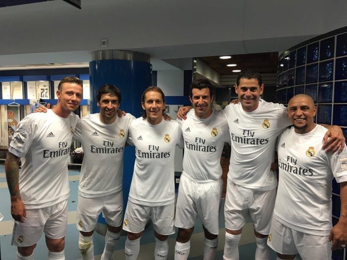 Raúl González Blanco y sus compañeros del Real Madrid