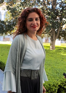 La consejera de Hacienda, María Jesús Montero, en el Parlamento