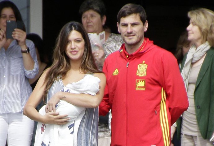 Sara Carbonero e Iker Casillas ya disfrutan de Lucas en casa