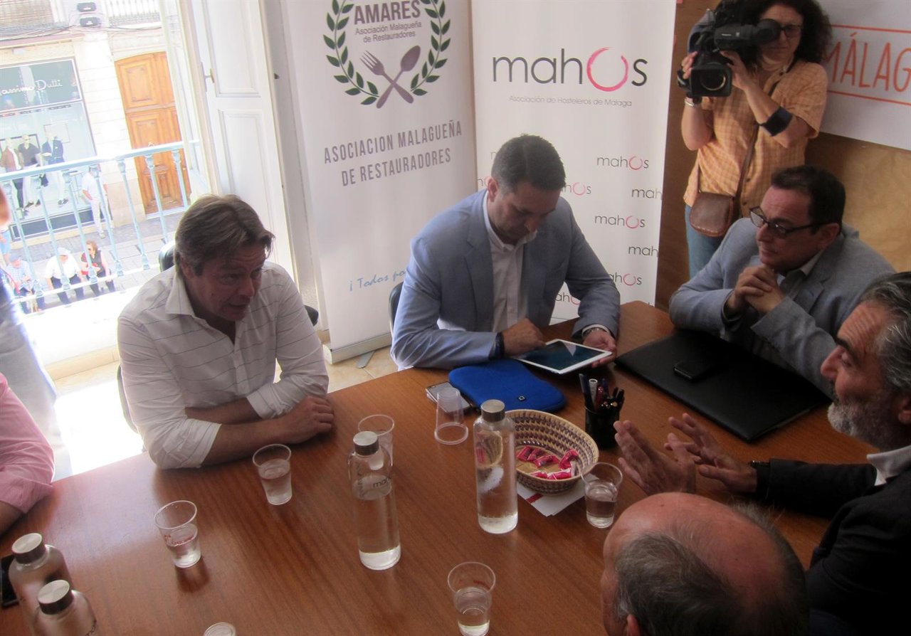 Reunión Francisco Javier Fernández con Mahos-Amares y Aehcos